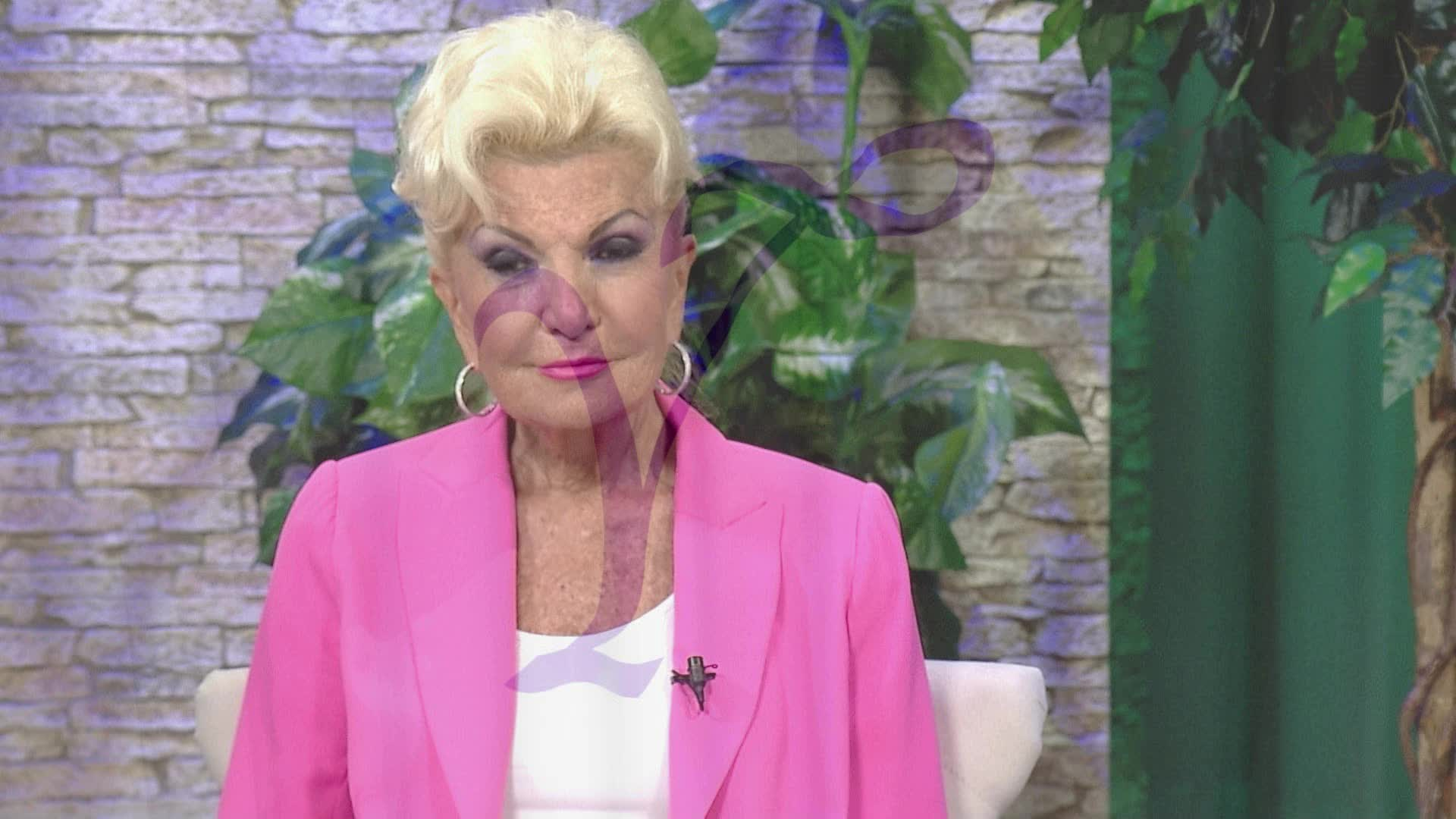 Thumbnail image for Yolanda Style & Glamour - Robert Casey